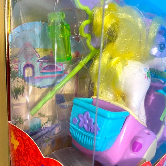 MY LITTLE PONY G3 NWT VTG 2004 BUTTERFLY ISLAND SCOOTIN ALONG WITH BREEZIE NEW - Picture 9 of 16